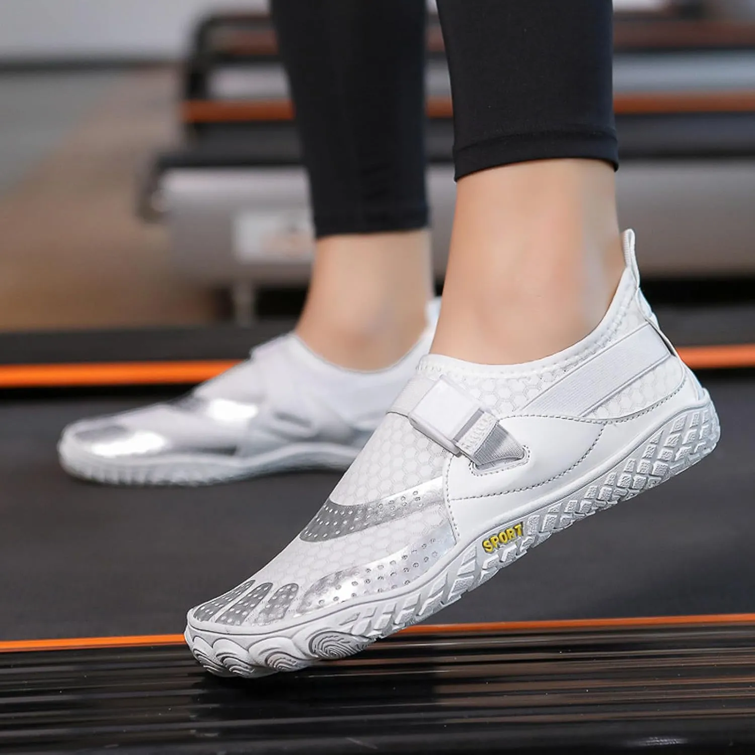 Mens Lightweight Minimalist Shoes Lightweight Breathable Slip On Running Shoe Men's Arch Support Insole Shoes